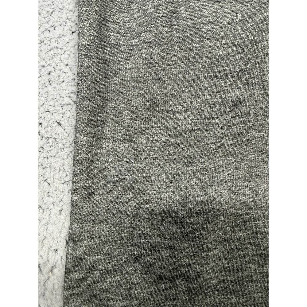 Lululemon THE Shorts Mens Large Gray Running Training 9 Inseam‎ Athletic LM7LAMS